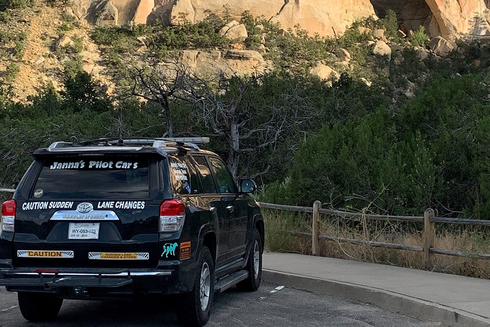 What Safety Gear Should Every Pilot Car Carry in the Fall?